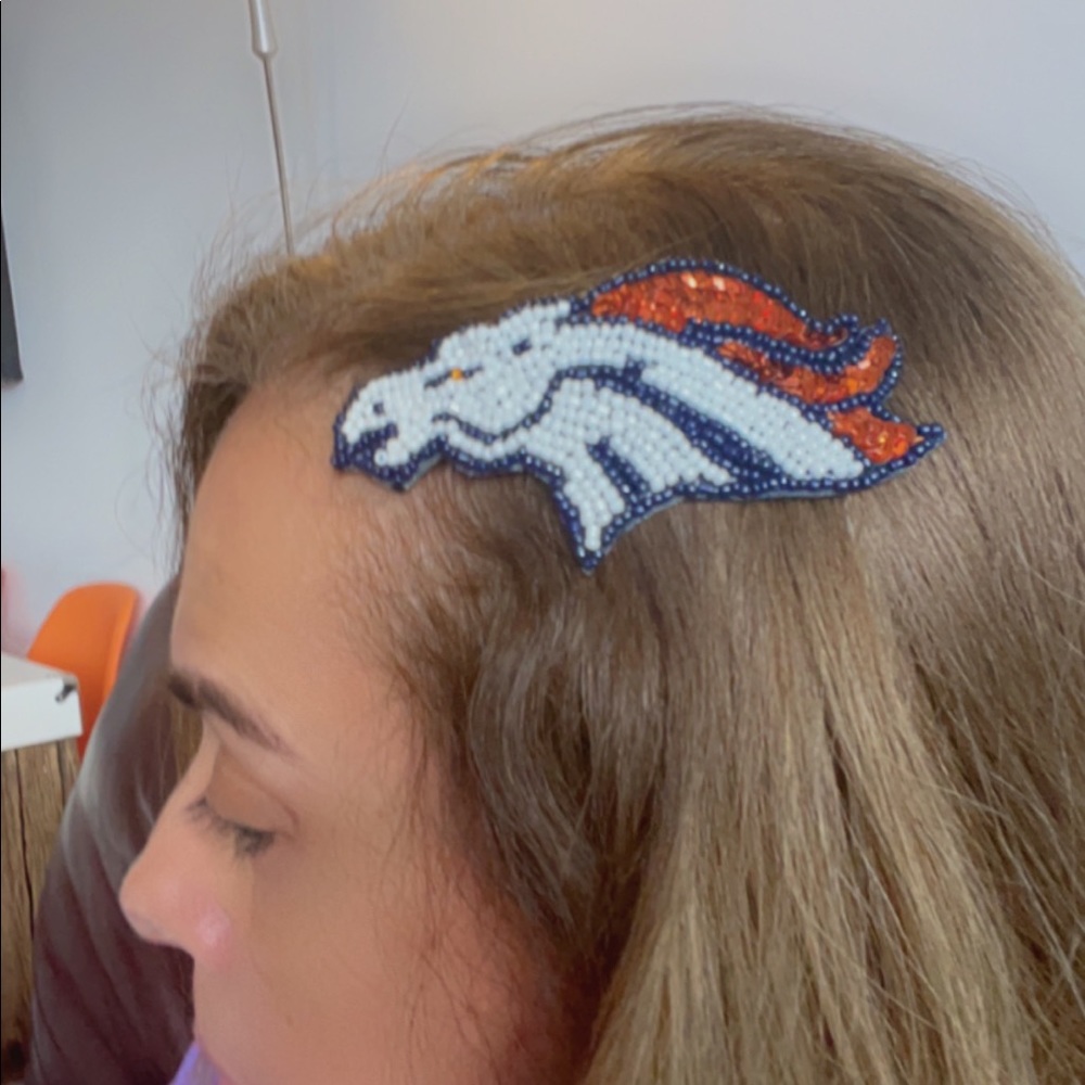 Denver Broncos beaded and sequined hair clip - Picture 2 of 4